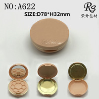 Boîtier compact vide pour fard à paupières, rond 78 mm, couleur pêche, avec miroir et finition dorée, 7 compartiments rechargeables, personnalisable avec logo OEM, pour marques de maquillage en gros
