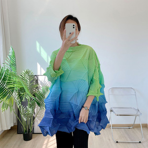 Camisetas plisadas únicas de Miyake de alta calidad, camisas sueltas para mujer, camiseta plisada de ladrillo de talla grande para mujer, Jersey degradado a la moda - Product Image 2