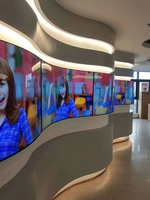 Pantalla OLED Curva Flexible 4K para Video Wall, Señalización OLED Curva para Exposiciones Comerciales