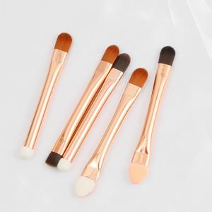 Mini brosse portative <span class=keywords><strong>de</strong></span> maquillage <span class=keywords><strong>de</strong></span> fard à paupières et <span class=keywords><strong>de</strong></span> revêtement <span class=keywords><strong>de</strong></span> lèvre d'éponge double face avec la fibre artificielle d'utilisation <span class=keywords><strong>de</strong></span> correcteur 7.5cm - Product Image 2