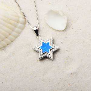 สร้อยคอจี้หกเหลี่ยมโอปอล ชุบโรเดียม สร้อยคอแบบกล่อง จี้โอปอลสีน้ำเงินและสีขาวสำหรับสวมใส่ทุกวัน - Product Image 1