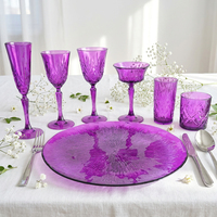 Assiette de présentation en verre violet vif effet rayon de soleil, fuchsia, pour la location de mariage et les banquets (vente en gros)