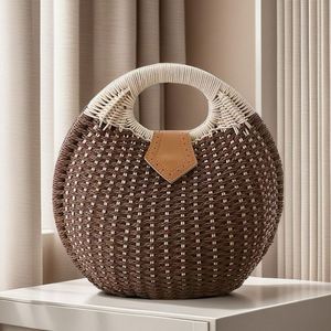 กระเป๋าถือสานทรงกลมสไตล์โบฮีเมียนสำหรับผู้หญิง ทำด้วยมือจากหวาย กระเป๋าทรงเปลือกหอยสำหรับฤดูร้อน กระเป๋าถือชายหาดจากฟางธรรมชาติ - Product Image 4