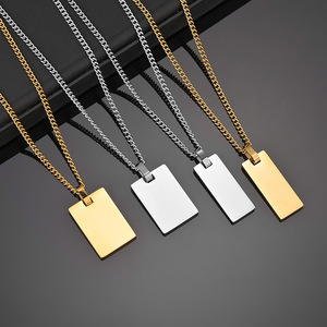 Collier Pendentif Gravé Personnalisé en Acier Inoxydable Plaqué <span class=keywords><strong>Or</strong></span> 18 Carats avec Photo et Lettre – Vente Flash - Product Image 3