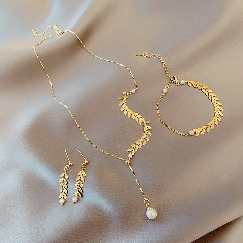 2023 Hot Selling Fashion Jewelry 18K Gold Plated Pearl Leaf Shape Necklace Earrings Bracelet for Women Jewelry Sets