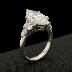 Anillo de Compromiso de Platino con Diamantes de Alta Joyería, con Engaste de Canal, Certificado IGI, Elegante y Sencillo, Brillante, Ideal para Regalo - Product Image 3