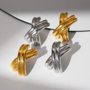 Myneck 2024 classico Euramerican <span class=keywords><strong>roma</strong></span> croce orecchini 18K placcato oro in acciaio inox appannare gioielli alla moda gratis - Product Image 6