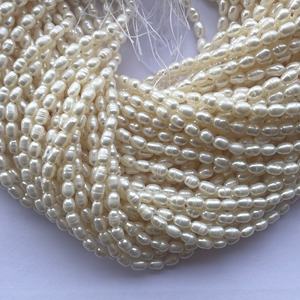 Perles de riz en <span class=keywords><strong>pierre</strong></span> de nacre <span class=keywords><strong>naturelle</strong></span> blanche de 3 mm et 4 mm, vente en gros, <span class=keywords><strong>fournisseur</strong></span> direct d'usine de perles pour la bijouterie - Product Image 3