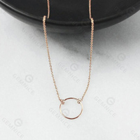 Bijoux minimalistes pour femmes, chaîne en or 18k, design de bracelet à main en feuilles d'or, bijoux minimalistes