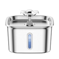 Fontaine à eau automatique portable pour animaux de compagnie en acier inoxydable de 2,2 L avec entrée en forme de fleur, compatible lave-vaisselle, fonctionnement silencieux
