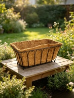 Panier suspendu vintage en métal bronze sculpté à la main avec doublure en fibre de coco, pot suspendu à chaîne pour la décoration de la maison et du jardin
