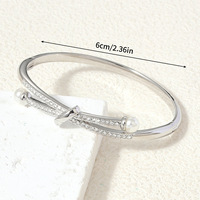 Bracelet de luxe exquis en strass, design croix en or, bracelet jonc avec breloque diamant, bracelet tennis pour femme