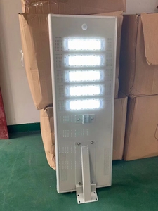 Lampadaire solaire LED intégré tout-en-un 400W avec détecteur de mouvement IP65 pour usage extérieur sur routes et dans les jardins - Product Image 6