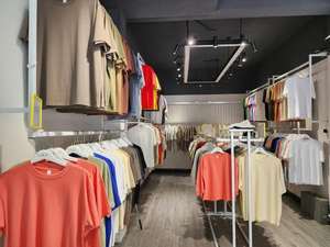 Профессиональный производитель, Мужская футболка оверсайз с открытыми плечами - Product Image 1