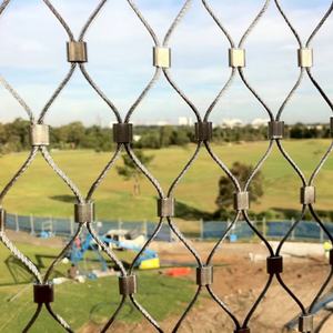 <span class=keywords><strong>Filet</strong></span> métallique en acier inoxydable <span class=keywords><strong>de</strong></span> coupe personnalisée <span class=keywords><strong>de</strong></span> haute qualité Installation facile bateau <span class=keywords><strong>de</strong></span> pêche projecteur Protection corde maille - Product Image 6