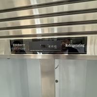 Réfrigérateur à vitres pour exposition, refroidi par air commercial avec étagères réglables