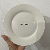 Assiette en céramique blanche style Ins, logo personnalisé imprimé, 20,5 cm, assiette à dîner en porcelaine pour café, hôtel, décoration intérieure, plat de petit-déjeuner