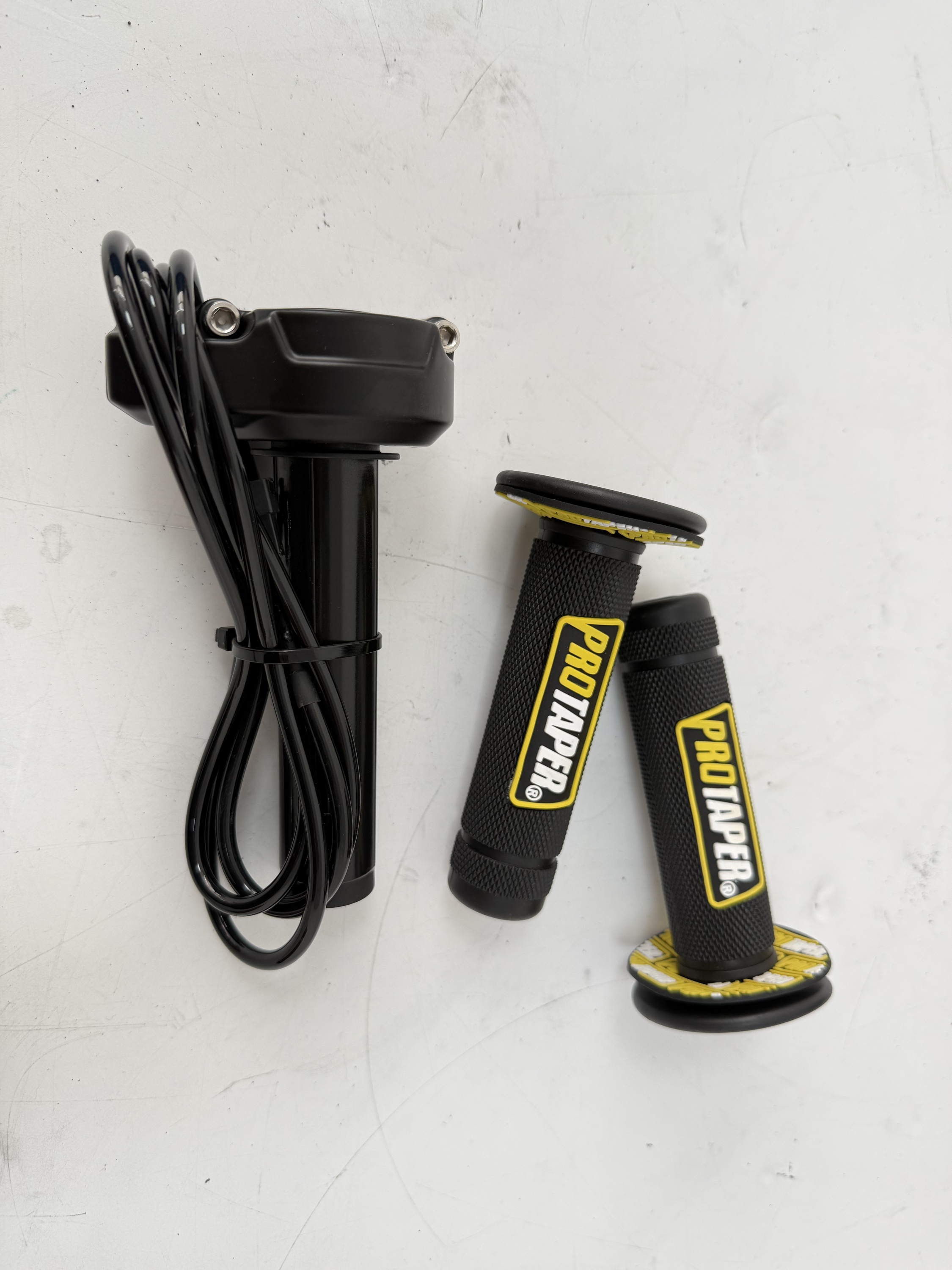 Yellow Pro taper Grips+Surron throttle