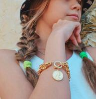 Bracelet pièce Caicai pour femme Bracelet chaîne multicouche en acier inoxydable avec tout le bracelet à boucle OT pendentif pièce de monnaie élégant