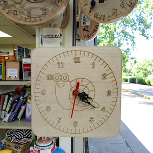 Reloj de madera pintado DIY con embrión blanco nuevo 2025, diseño de grafiti ecológico, Movimiento de Cinturón de <span class=keywords><strong>tiempo</strong></span> para jardín de infantes para niños - Product Image 5