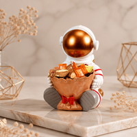 Cadeau en résine sur le thème de l'espace, Décoration d'astronaute, Figurine en résine, Statue artisanale, Décorations de Noël pour la maison, Cadeaux de naissance