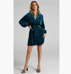 Diseñador <span class=keywords><strong>de</strong></span> las mujeres sólido Otoño Invierno Vestido largo <span class=keywords><strong>de</strong></span> <span class=keywords><strong>terciopelo</strong></span> estilo europeo americano rodilla botón decoración XL tamaño vestido - Product Image 2