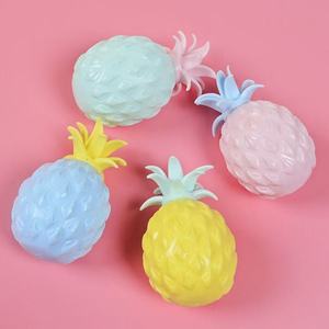 Nouveau jouet anti-stress en TPR en forme d'ananas mignon, jouet à presser à rebond lent pour adultes, nouveauté - Product Image 4