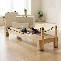 Lit de Pilates Reformer Classique Haut de Gamme en Chêne, Durable et Portable, pour Studio de Yoga ou Espaces de Travail