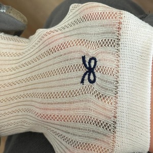 Chaussettes fines respirantes mi-mollet style coréen avec revers/logo intégré, couleur unie, printemps-été - Product Image 2