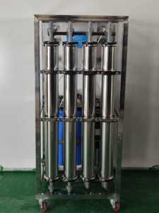 Équipement <span class=keywords><strong>de</strong></span> purification d'eau par osmose inverse pour petites entreprises 250L/500L/1000L, structure en acier inoxydable avec <span class=keywords><strong>pompe</strong></span> comme composant central - Product Image 4