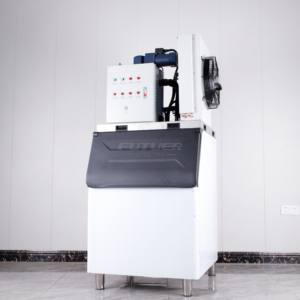 Máquina de Hielo en Escamas Eléctrica Comercial con Capacidad de Almacenamiento de 200 kg para Bebidas Frías - Product Image 5