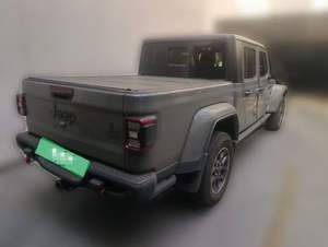 Pick-up <span class=keywords><strong>Jeep</strong></span> Gladiator d'occasion, <span class=keywords><strong>4</strong></span> places, moteur essence 284 ch - Product Image 3