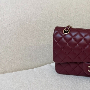 Sac à main <span class=keywords><strong>bandoulière</strong></span> de luxe pour <span class=keywords><strong>femme</strong></span> en <span class=keywords><strong>cuir</strong></span> véritable matelassé losanges classiques 2026 avec logo, élégant, fermeture à rabat et chaîne - Product Image 4