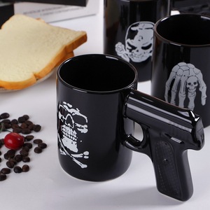 <span class=keywords><strong>Mug</strong></span> à café unique en céramique 3D noir avec poignée pistolet, 500 ml, en grès écologique, changeant de couleur, cadeau idéal pour le bureau - Product Image 5