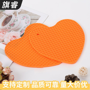 Heart Shaped <b>Silicone</b> Heat Insulating Mat Orange Anti Slip Oil Proof <b>Waterproof</b> Placemat For Kitchen Use - Product Image 3