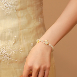 Pearl Jade Rabbit Bracelet For Women Light Luxury Animal Zodiac Charm Jewelry Gift - Product Image 3
