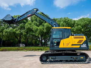Excavadora Hidráulica Mediana HX155L para Movimiento de Tierras en Ingeniería Municipal - Product Image 2