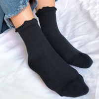 Chaussettes blanches pour femmes pour l'école Chaussettes académiques en coton épais à tube moyen Chaussettes pour femmes Fresh Artistic Wood-Ear