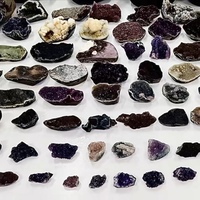 Vente en gros de grappes de géodes d'améthyste naturelle sculptées de Chine, de forme irrégulière et avec de petits cristaux de druse, pour la décoration intérieure