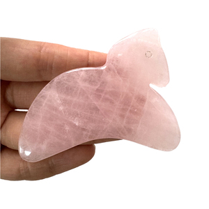 Outil Gua Sha en quartz rose en forme de <span class=keywords><strong>cheval</strong></span>, masseur facial Gua Sha en quartz rose, <span class=keywords><strong>drainage</strong></span> <span class=keywords><strong>lymphatique</strong></span> facial, pierre de massage anti-âge - Product Image 4