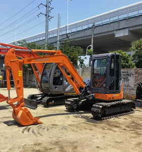 Excavatrice Hitachi 55 d'occasion, très demandée, fiabilité garantie, pelle hydraulique sur chenilles japonaise pour projets de terrassement et de construction - Product Image 2