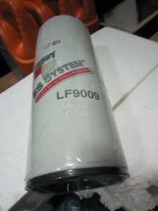 Filtre à huile 53C0053 LF9009 3401544 pour moteur diesel de chargeuse-excavatrice, pièces de machines de construction directes d'usine - Product Image 3