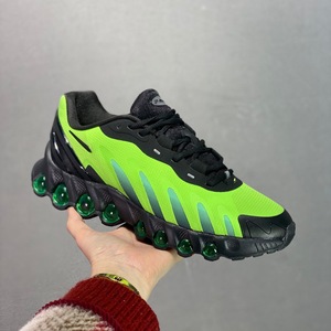 รองเท้ากีฬาดีไซน์หรูรุ่นใหม่ปี 2026 สำหรับผู้ชายและผู้หญิง แบบสวม น้ำหนักเบา รองรับแรงกระแทก กันลื่น ระบายอากาศได้ดี - Product Image 3