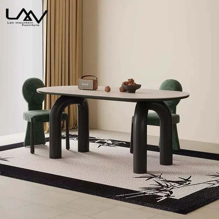 Einzigartiger ovaler Esstisch im nordischen Stil Moderner einfacher schwarzer Holzrahmen Schiefer platte Esstisch und Stuhl Set Möbel