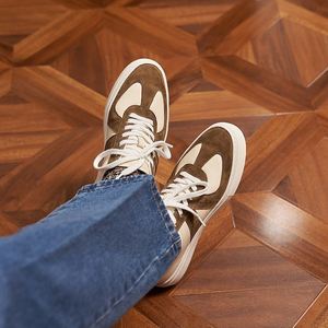 Baskets pour hommes en cuir, style allemand, respirantes, légères, pour le bureau et la carrière, rétro, polyvalentes, antidérapantes, à bout carré ou pointu - Product Image 2