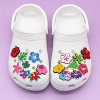 Breloques de chaussures tendance aux fleurs colorées, breloques à carreaux fleurs de cerisier, accessoires de décoration personnalisés pour sabots, vente en gros
