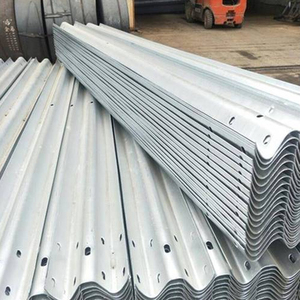 Barandilla W-Beam galvanizada por inmersión en caliente de calidad de carretera: protección vial duradera y segura para rutas de alta velocidad - Product Image 6