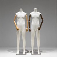 Meilleur Prix Mannequin Homme Élégant en Tissu pour Présentation de Vêtements, Modèle Corporel Complet avec Main en Bois