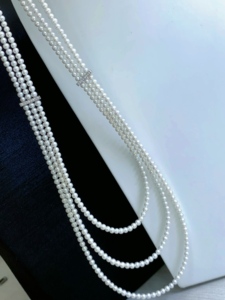 Collar de Perlas de Lujo de Tres Capas para Mujer, Plata de Ley S925, Perlas Naturales de Agua Dulce de 3-4 mm, Regalo de Boda HENG YUET - Product Image 3