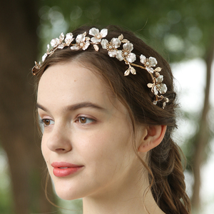 Customizable Luxury Crystal Bride Wedding Decorations Copper <strong>Flower</strong> <strong>Hair</strong> <strong>Bands</strong> for Girls Made of Durable Metal - Product Image 4